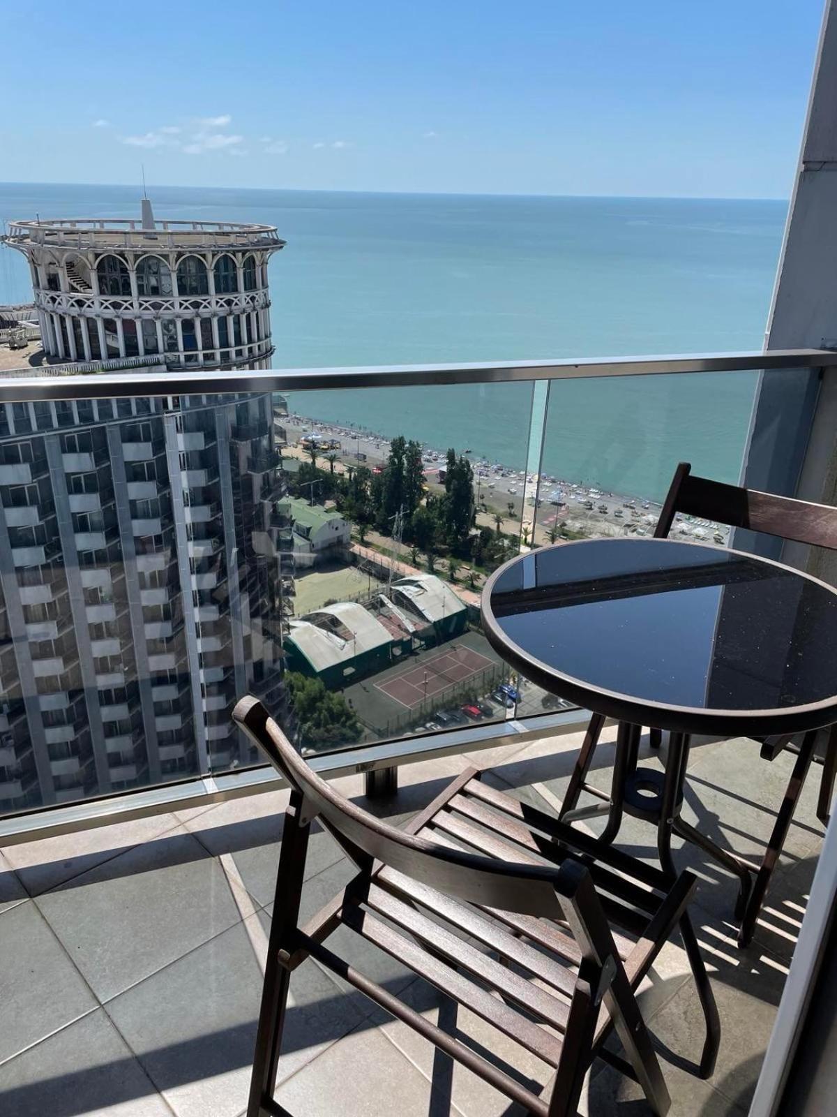Orbi Sea Towers Apart Hotel Batumi Exteriör bild